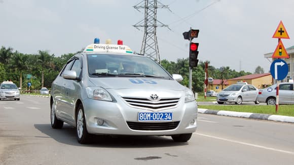 Khóa học Lái xe Hạng B1 ( số tự động)